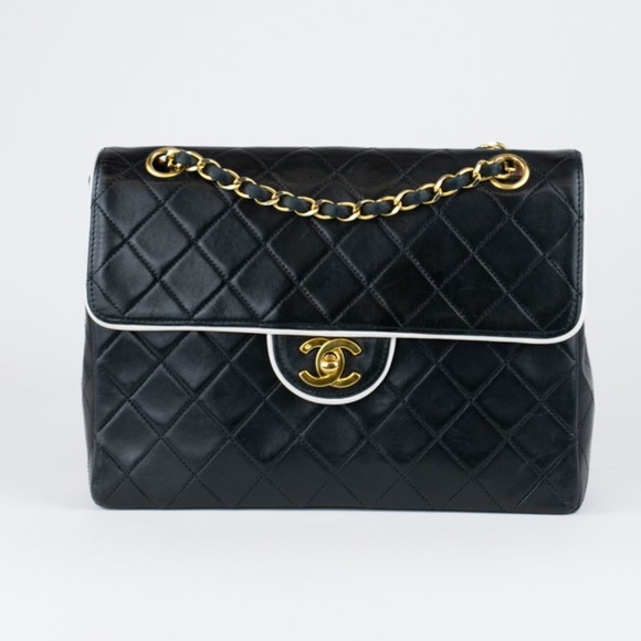 SOLD Chanel Vintage Single Flap Bag - Picture 2 of 16